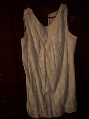 XOXO Cream Sleeveless Top with Branded Neck Tag